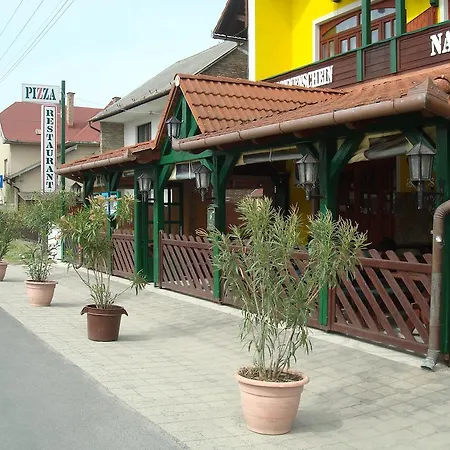 Hotel Napsugar 3*